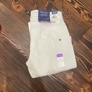 Brand new white wrangler jeans!!!